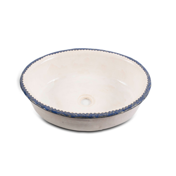 Kinga oval hand-formed sink