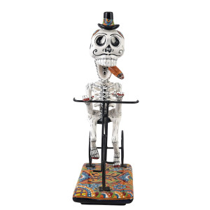 Catrin Ciclista - traditional figure with Talavera motif