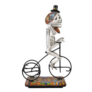 Catrin Ciclista - traditional figure with Talavera motif