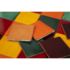 Borgońa - patchwork of single-color tiles - 90 pieces, 1 m2