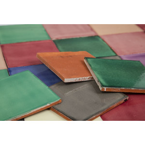 Ciruela - patchwork of single-color tiles - 90 pieces. 1 m2