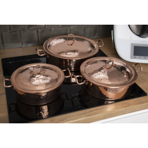 Copper kitchen pot hand-hammered