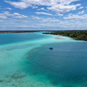 Fish scale - "Lake Bacalar" tile set from the "Water" series