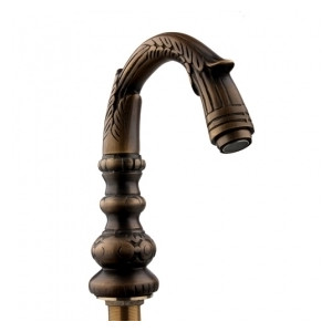 Alfonsina - brass wash basin mixer