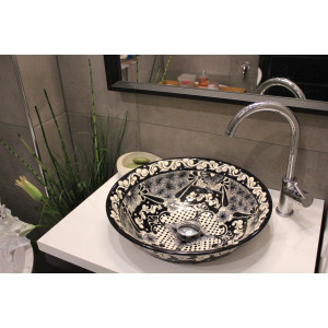 Serena - Black and white Mexican sink